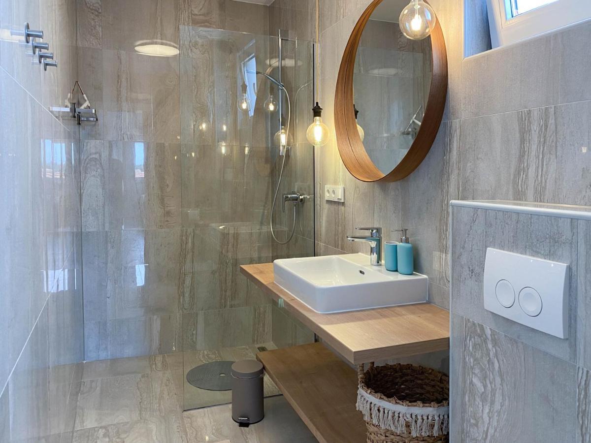 Marisa Apartments Hvar III ฮวาร์ ภายนอก รูปภาพ