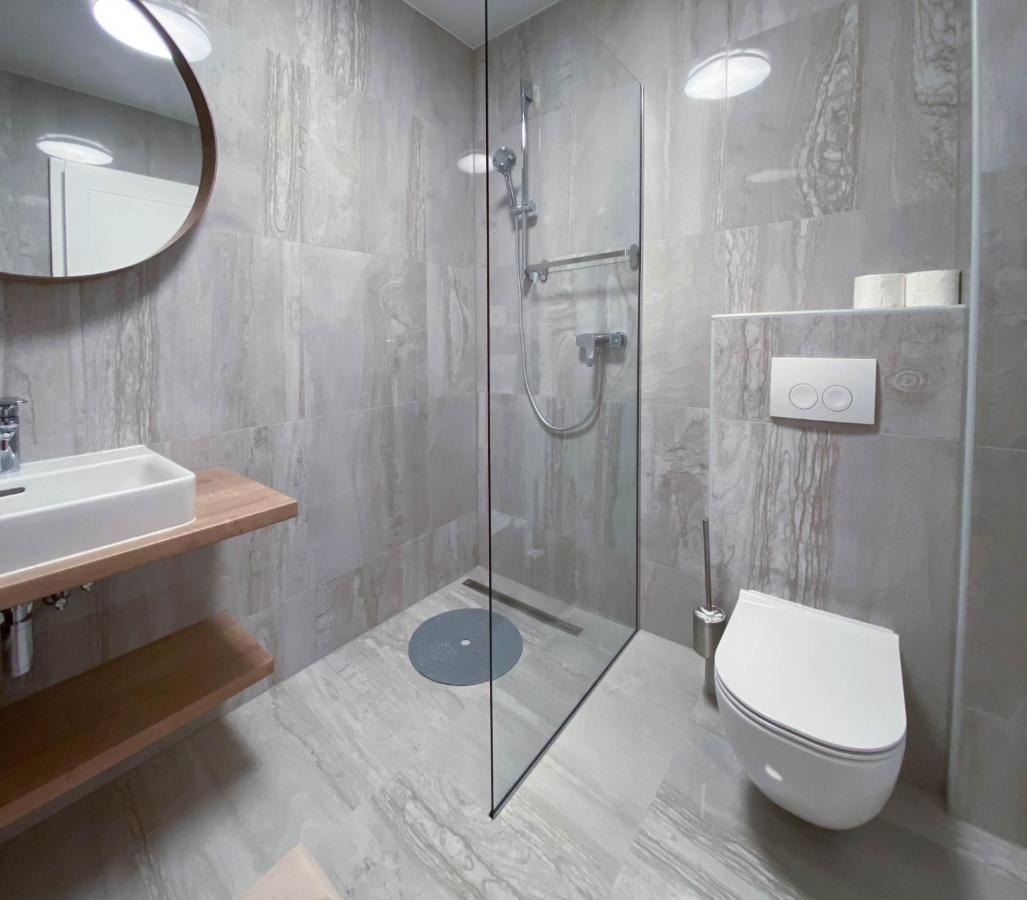 Marisa Apartments Hvar III ฮวาร์ ภายนอก รูปภาพ
